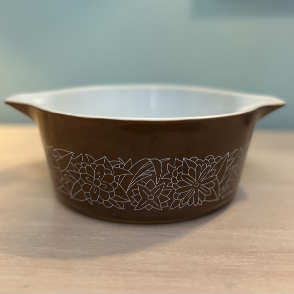 Pyrex Vintage Brown‎ Woodlands Milk Glass Casserole Dish